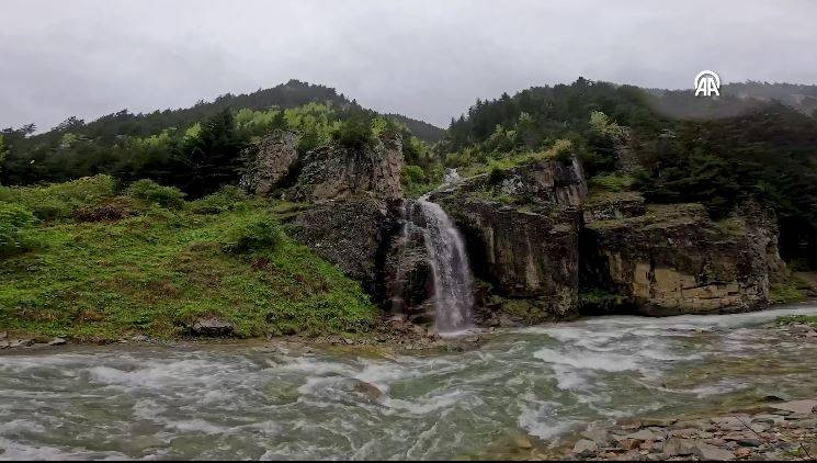 Mayıs ayının ortasında karla mücadele sürüyor - Resim: 1